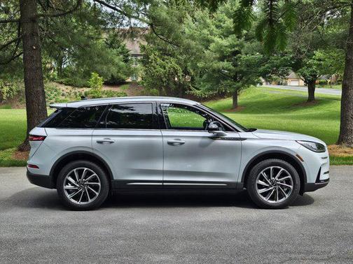 2025 Lincoln Corsair Premiere
