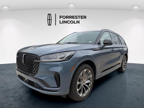 Whisper Blue Metallic Clearcoat 2026 Lincoln Aviator Premiere