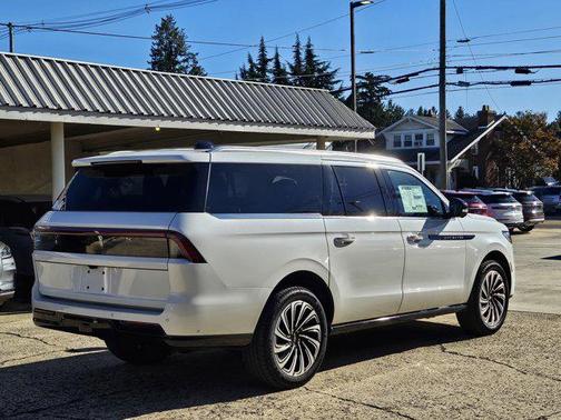 2025 Lincoln Navigator Black Label