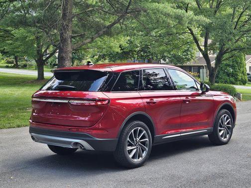 2025 Lincoln Corsair Premiere