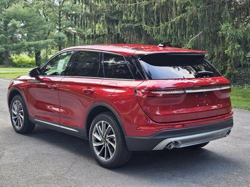 2025 Lincoln Corsair Premiere