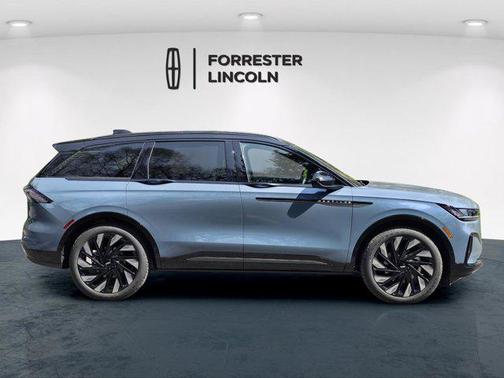 2025 Lincoln Nautilus Reserve