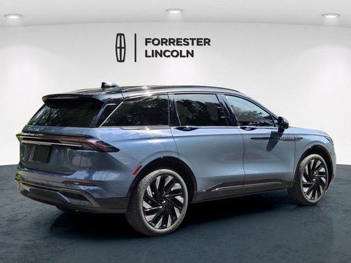 2025 Lincoln Nautilus Reserve