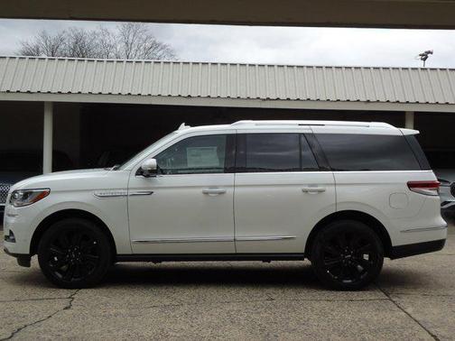 2024 Lincoln Navigator Reserve