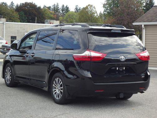 2018 Toyota Sienna XLE Premium