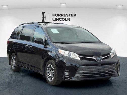 2018 Toyota Sienna XLE Premium