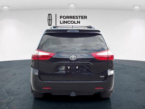 2018 Toyota Sienna XLE Premium