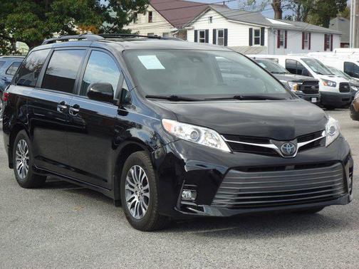 2018 Toyota Sienna XLE Premium