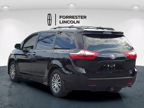 2018 Toyota Sienna XLE Premium