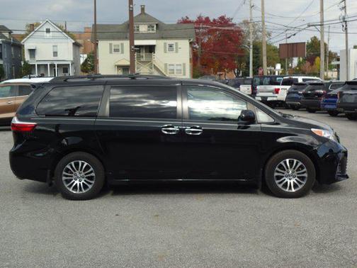 2018 Toyota Sienna XLE Premium