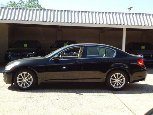2009 INFINITI G37x Base