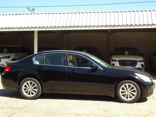 2009 INFINITI G37x Base