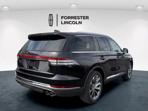 Infinite Black Metallic Clearcoat 2026 Lincoln Aviator Premiere