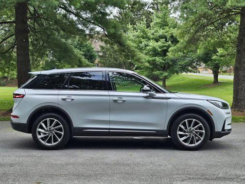 2025 Lincoln Corsair Premiere