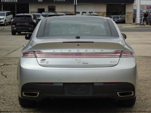 2015 Lincoln MKZ Hybrid Base