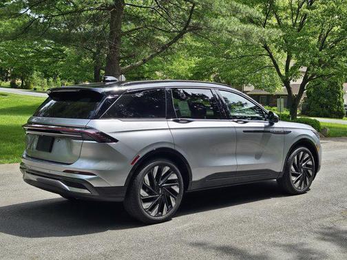 2025 Lincoln Nautilus Reserve