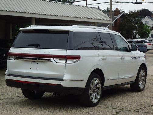 2024 Lincoln Navigator Premiere