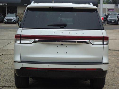 2024 Lincoln Navigator Premiere