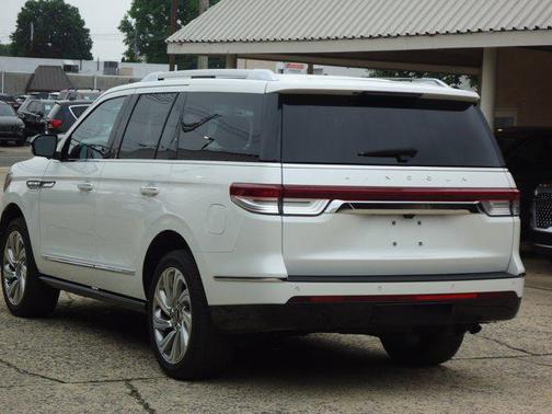2024 Lincoln Navigator Premiere