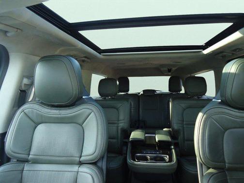 2022 Lincoln Navigator Black Label