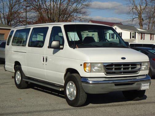 2001 Ford E350 Super Duty XL Wagon
