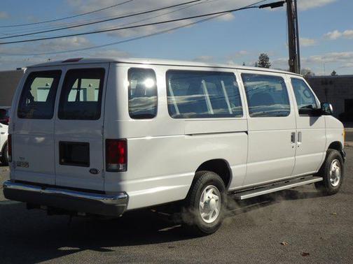 2001 Ford E350 Super Duty XL Wagon