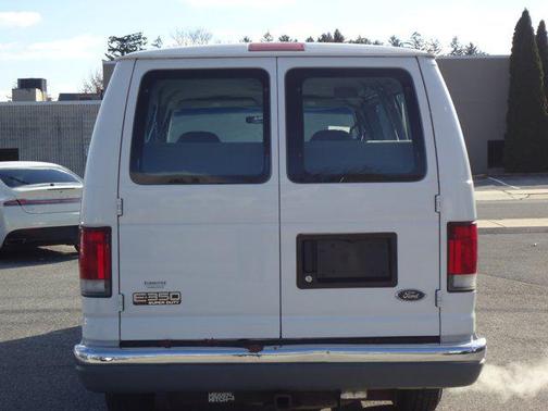 2001 Ford E350 Super Duty XL Wagon