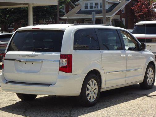 2015 Chrysler Town & Country Touring