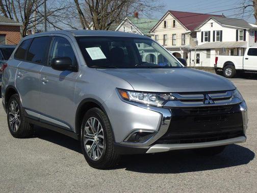 2016 Mitsubishi Outlander ES