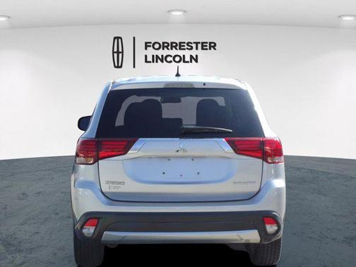 2016 Mitsubishi Outlander ES