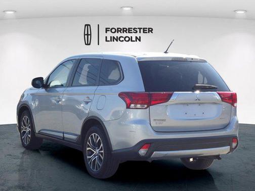 2016 Mitsubishi Outlander ES