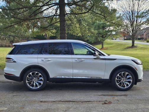 2025 Lincoln Aviator Premiere