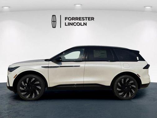 White Platinum Metallic Tri-Coat 2026 Lincoln Nautilus Reserve