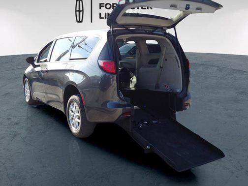 Granite Crystal Metallic Clearcoat 2023 Chrysler Voyager LX