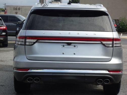 2022 Lincoln Aviator Standard AWD