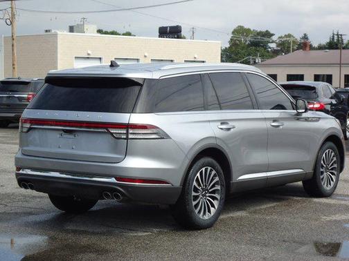 2022 Lincoln Aviator Standard AWD
