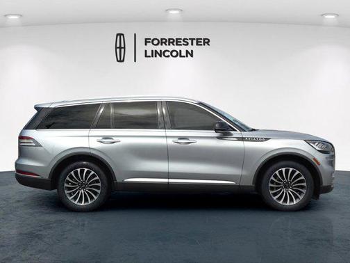 2022 Lincoln Aviator Standard AWD