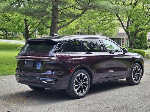 2025 Lincoln Nautilus Reserve