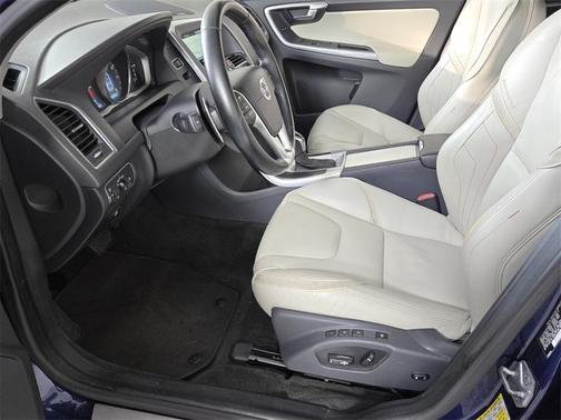 2015 Volvo XC60 T6 Platinum