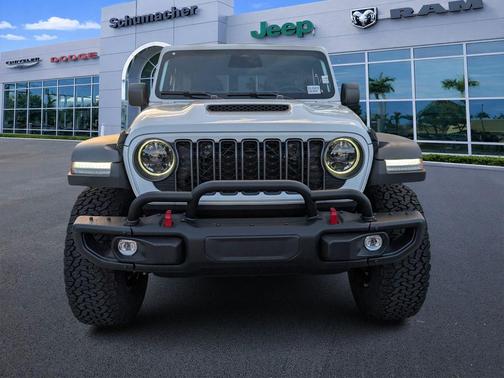 Bright White Clearcoat 2026 Jeep Wrangler Rubicon