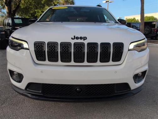 2023 Jeep Cherokee Altitude Lux