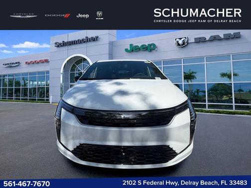 Bright White Clearcoat 2027 Chrysler Pacifica LIMITED