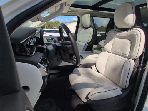 2022 Lincoln Navigator L Black Label