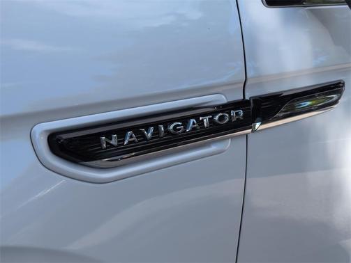 2022 Lincoln Navigator L Black Label