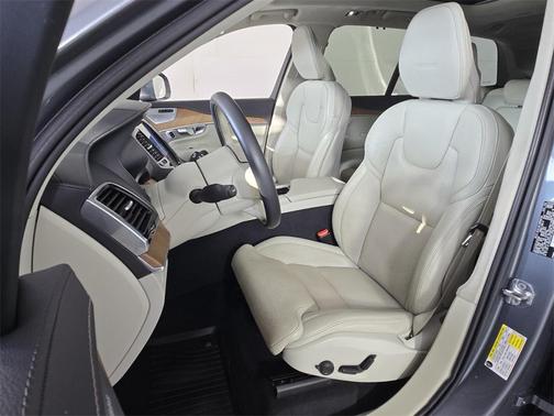 2019 Volvo XC90 T6 Inscription