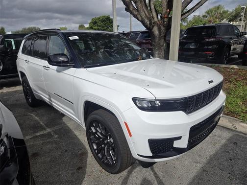 2025 Jeep Grand Cherokee Summit