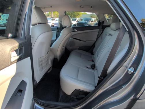 2017 Hyundai TUCSON SE