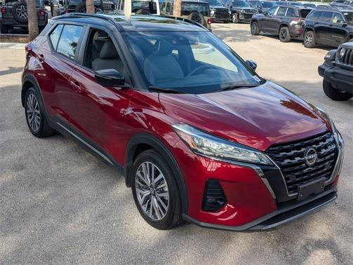 2023 Nissan Kicks SR