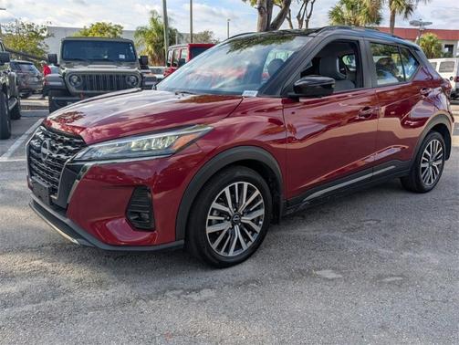 2023 Nissan Kicks SR