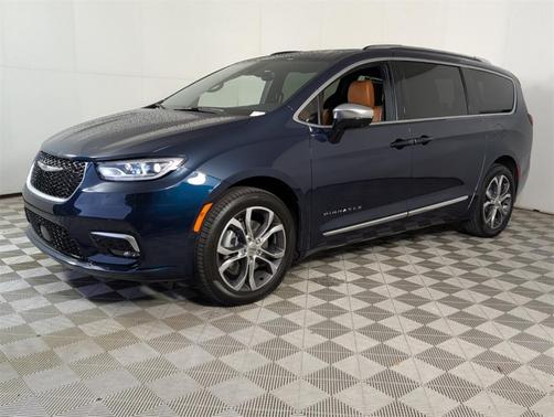 2025 Chrysler Pacifica Pinnacle